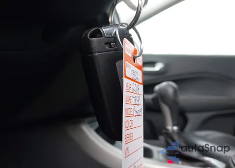 2018 Jeep Compass Latitude 4X4 из США, поврежденный, VIN 3C4NJDBB6JT457022